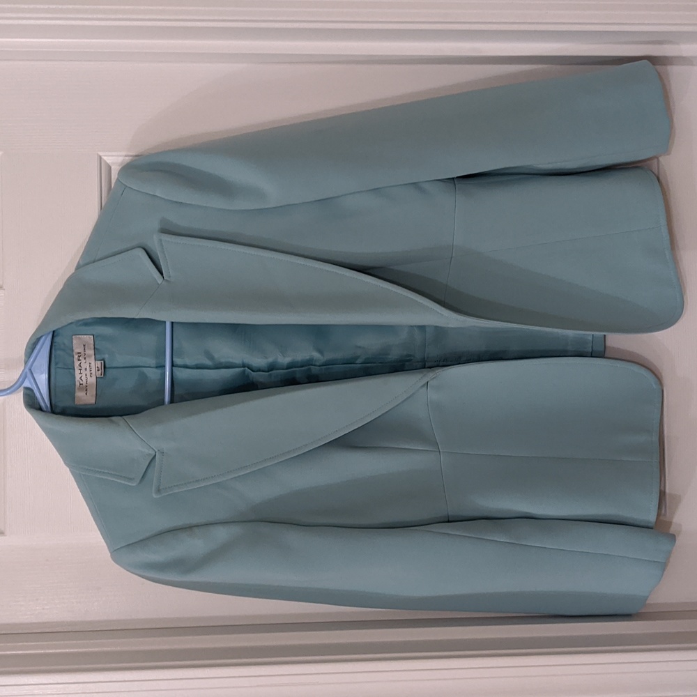 Tahari green mint blazer.